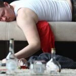 Алкоголь вызывает физическую зависимость: причины, симптомы, последствия