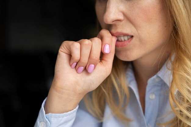 Причины белой болячки на губе внутри