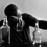 Бредовые психозы при алкогольной зависимости - симптомы и лечение