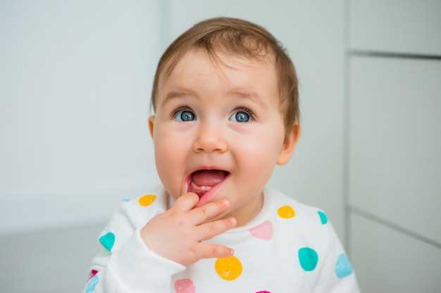 Признаки появления новых зубов у ребенка в 2 года