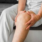 Лечение ушиба колена: эффективные методы и рекомендации