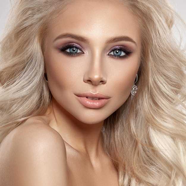 Секреты и советы по использованию косметики для блондинок с карими глазами