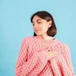 Почему болит грудь после месячных: причины и способы облегчения
