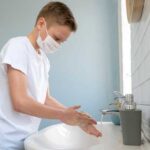 Почему появляются заусенцы при сухой коже или частом мытье рук