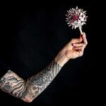 Татуировки символов одиночества: значение и выбор мотивов